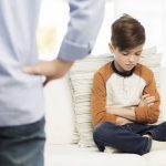 Parents en colère doivent protéger les enfants